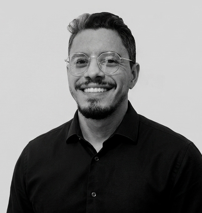 Daniel Narvaéz